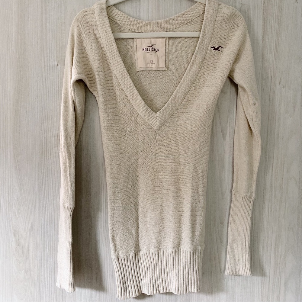 Hollister Long Sleeve V-Neck Cream Sweater XS